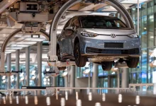 Photo of السيارات الكهربائية الصينية الرخيصة تدفع فولكسفاغن لتسريح 50 ألف موظف