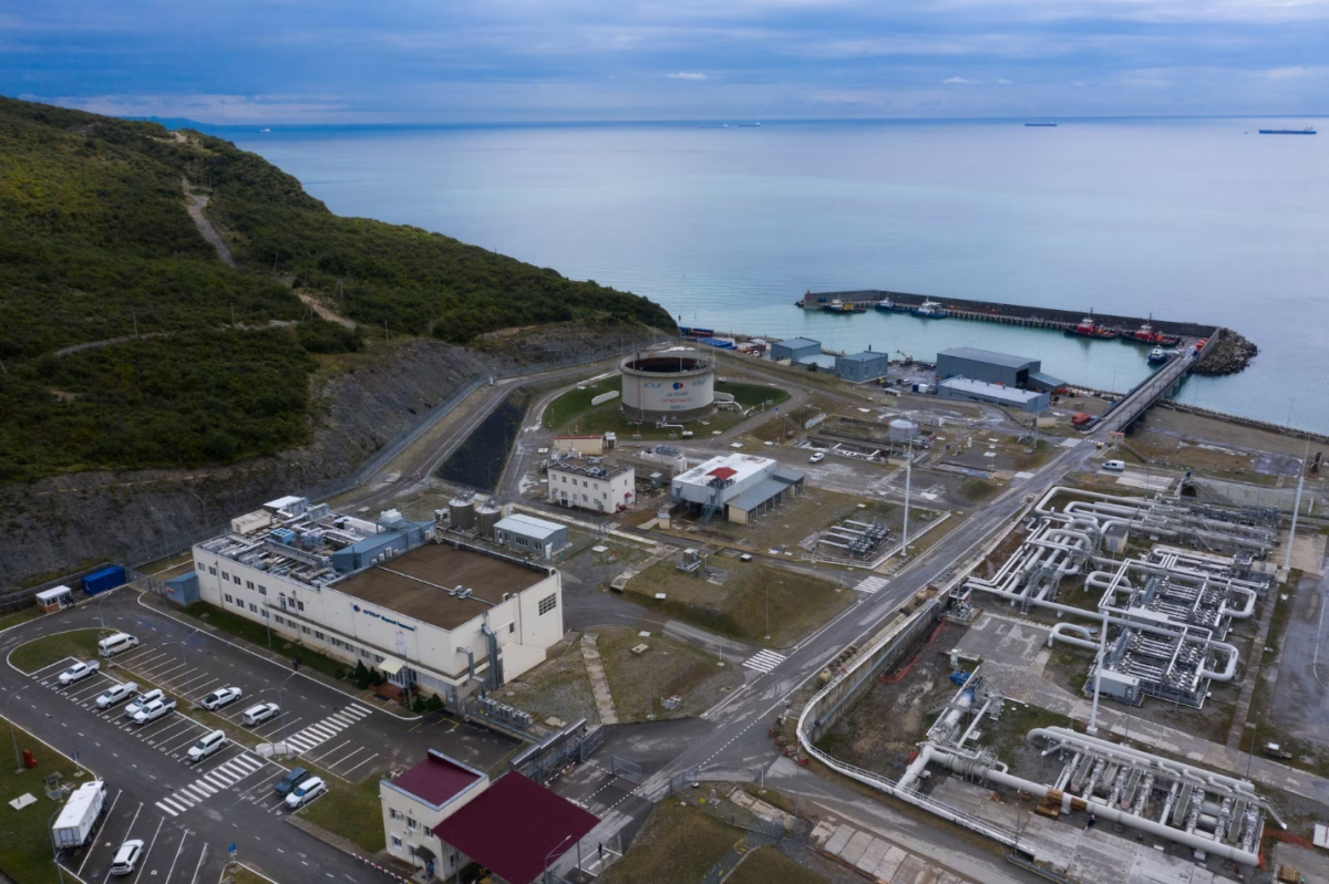 محطة تابعة لاتحاد خط أنابيب بحر قزوين بالقرب من ميناء نوفوروسيسك في روسيا 