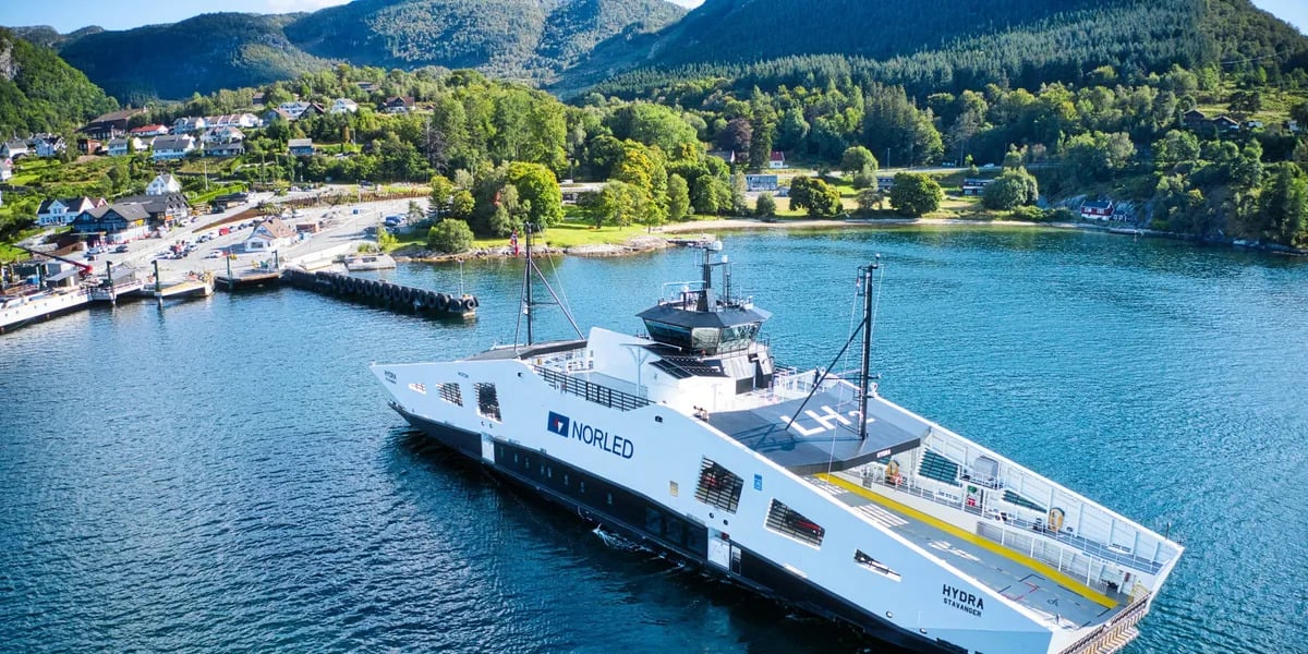 عبّارة تعمل بالهيدروجين السائل