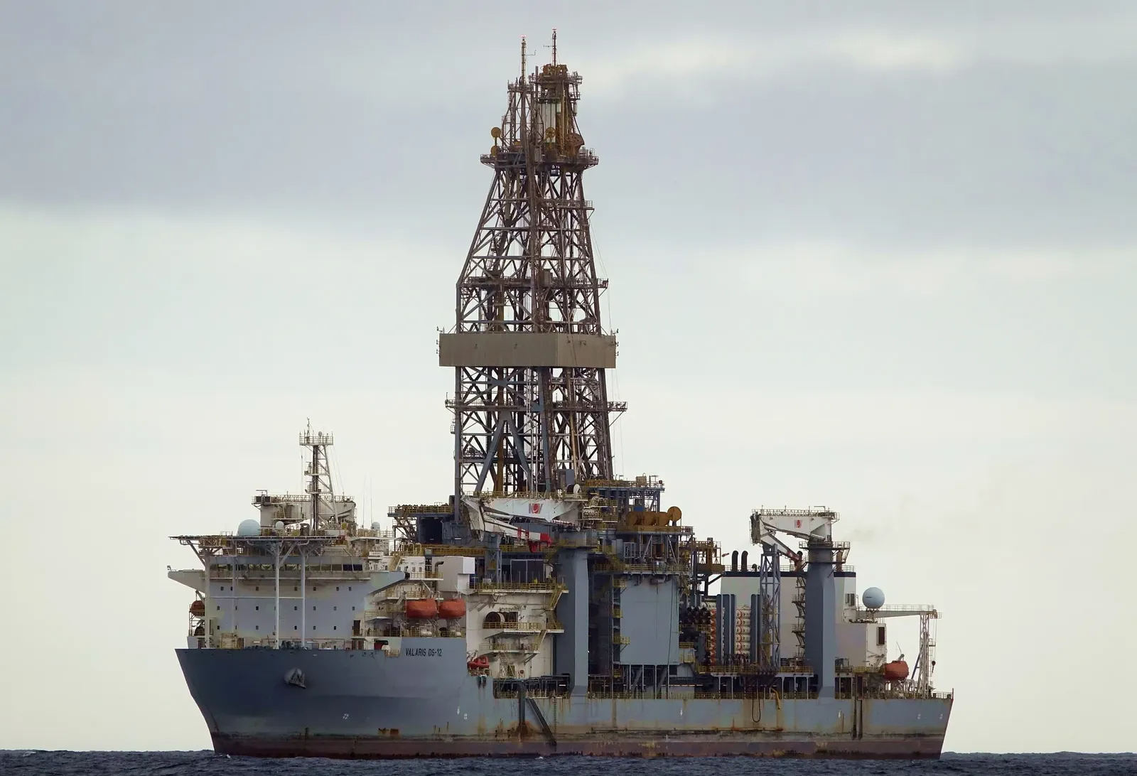 سفينة الحفر المتطورة "فالاريس دي إس 12" - الصورة من مارين ترافيك