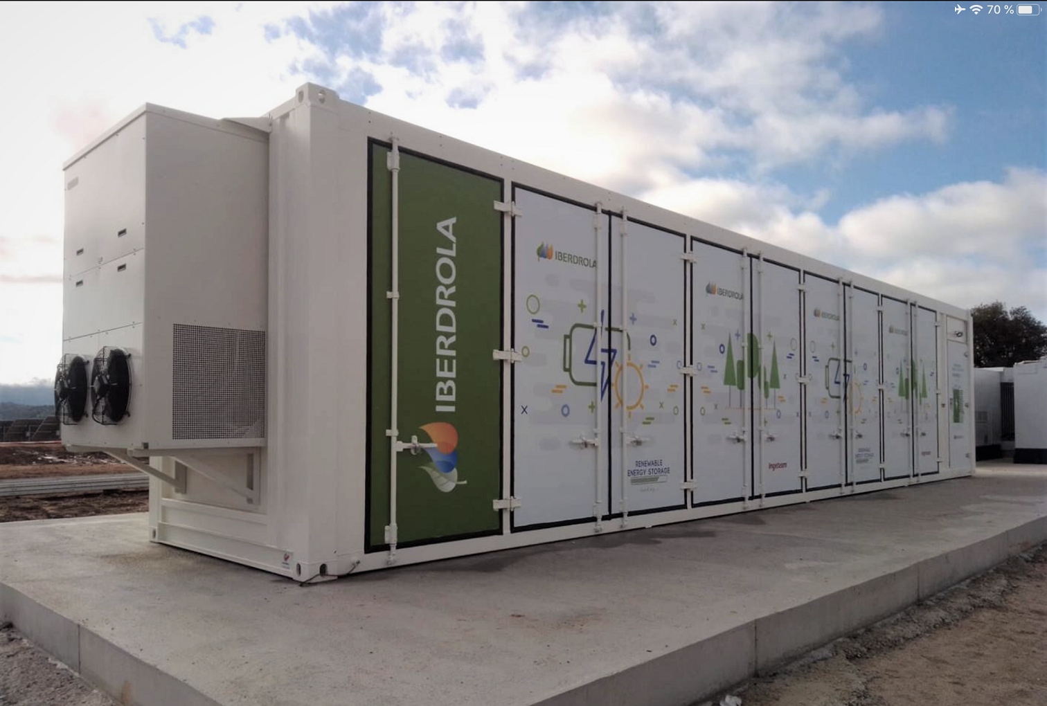 بطاريات تخزين للكهرباء على نطاق الشبكة