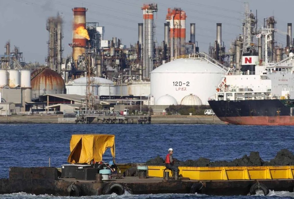 مصفاة لتكرير النفط في العاصمة طوكيو