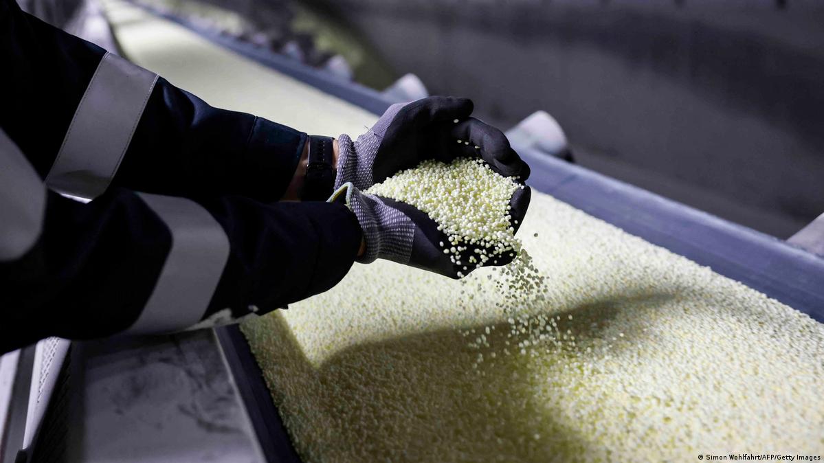 جانب من عمليات إنتاج سماد اليورويا في أوروبا