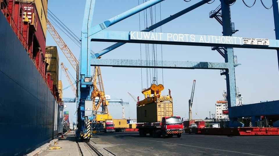 ميناء الشعيبة في الكويت
