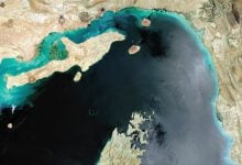 Photo of تحليل: مضيق هرمز لا يزال في قبضة إيران.. والدليل أسعار الوقود المرتفعة