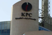 Photo of الكويت تخفّض إنتاج النفط الخام وعمليات التكرير بسبب الهجمات الإيرانية