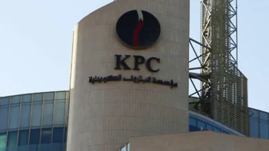 Photo of الكويت تخفّض إنتاج النفط الخام وعمليات التكرير بسبب الهجمات الإيرانية