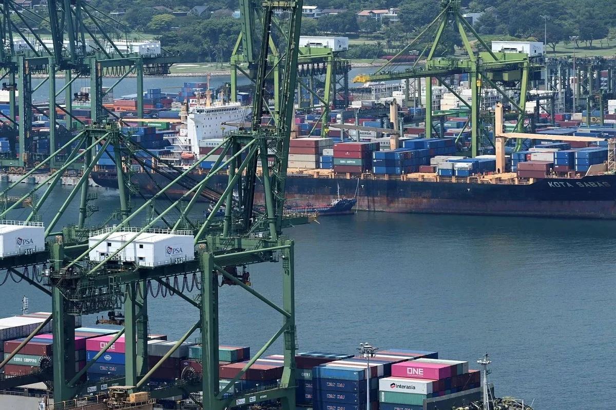 ميناء تزويد السفن بالوقود في سنغافورة