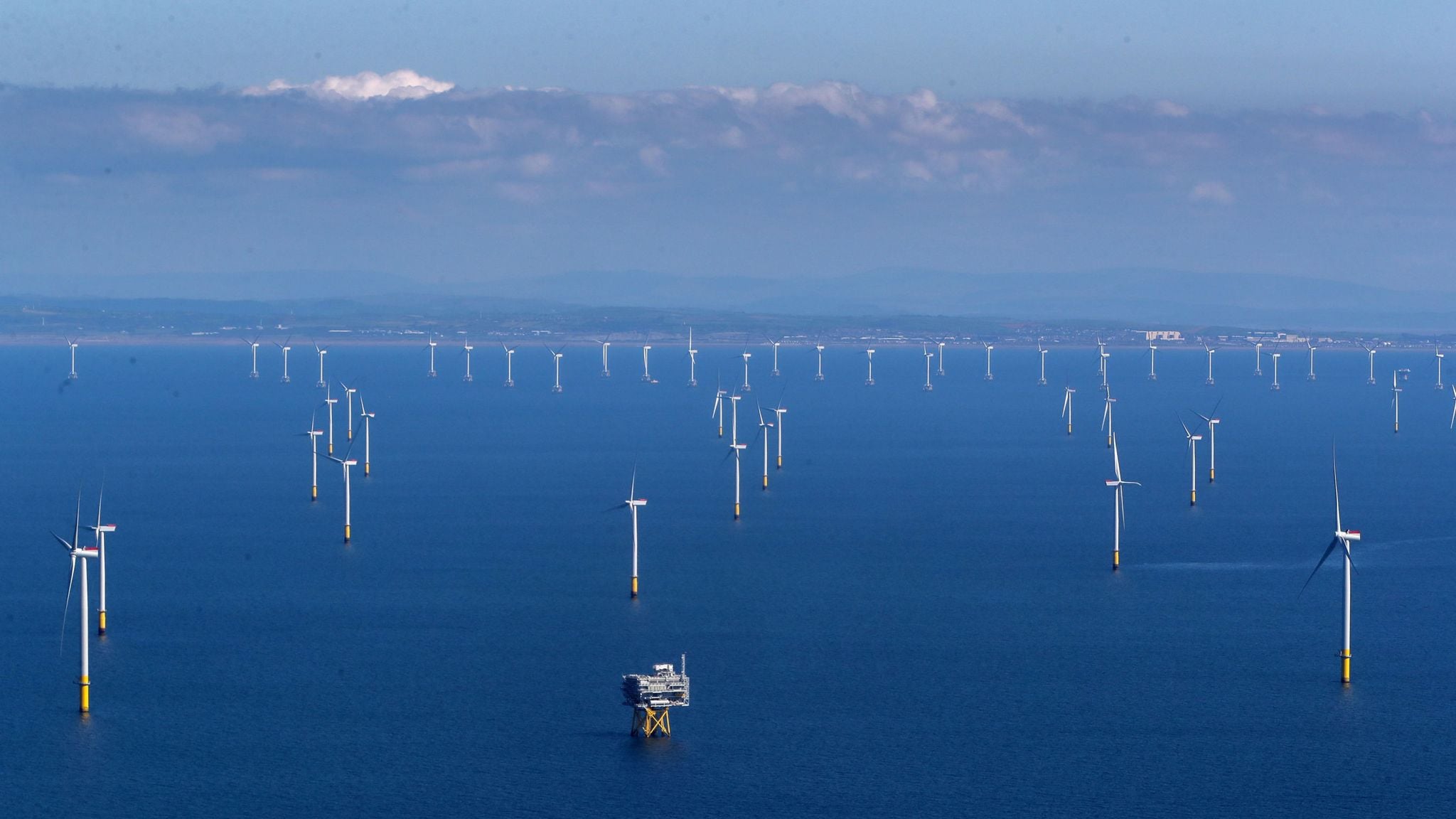 إحدى مزارع الرياح البحرية في بريطانيا