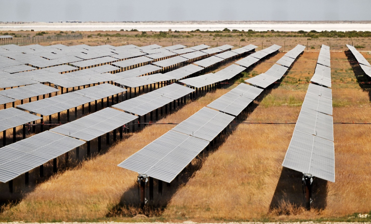 مشروع للطاقة الشمسية غرب مدينة غرانتسفيل في بولاية يوتا الأميركية