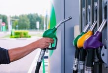 Photo of 5 دول عربية ترفع أسعار الوقود بعد ساعات من الحرب