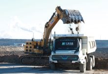 Photo of شاحنات كهربائية ذاتية القيادة تدعم عمليات التعدين في منجم صيني