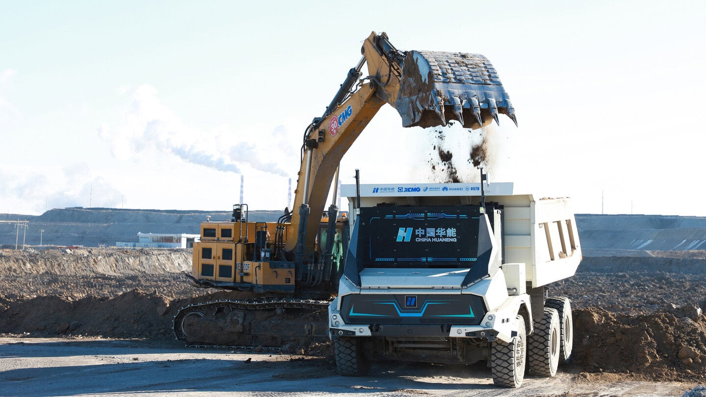 شاحنات كهربائية ذاتية القيادة