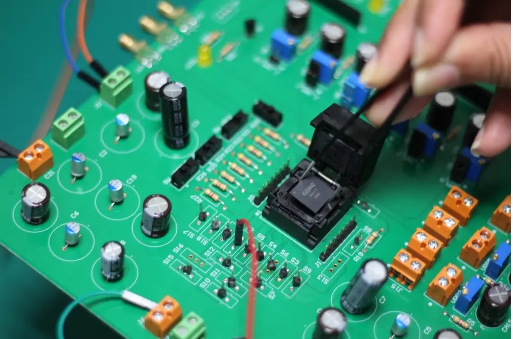 الرقائق الإلكترونية في سلطنة عمان