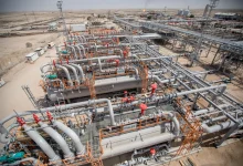 Photo of بعد إغلاق حقل الرميلة.. شركات نفط عالمية تنقل موظفيها من العراق إلى الكويت