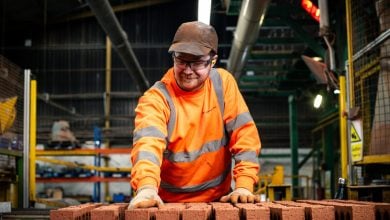 Photo of أول مصنع طوب يعمل بالهيدروجين الأخضر في العالم يتجه للتشغيل التجاري