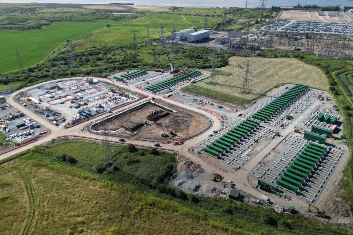 مشروع ثوروك لتوليد وتخزين الكهرباء بالبطاريات بمقاطعة إسيكس البريطانية 