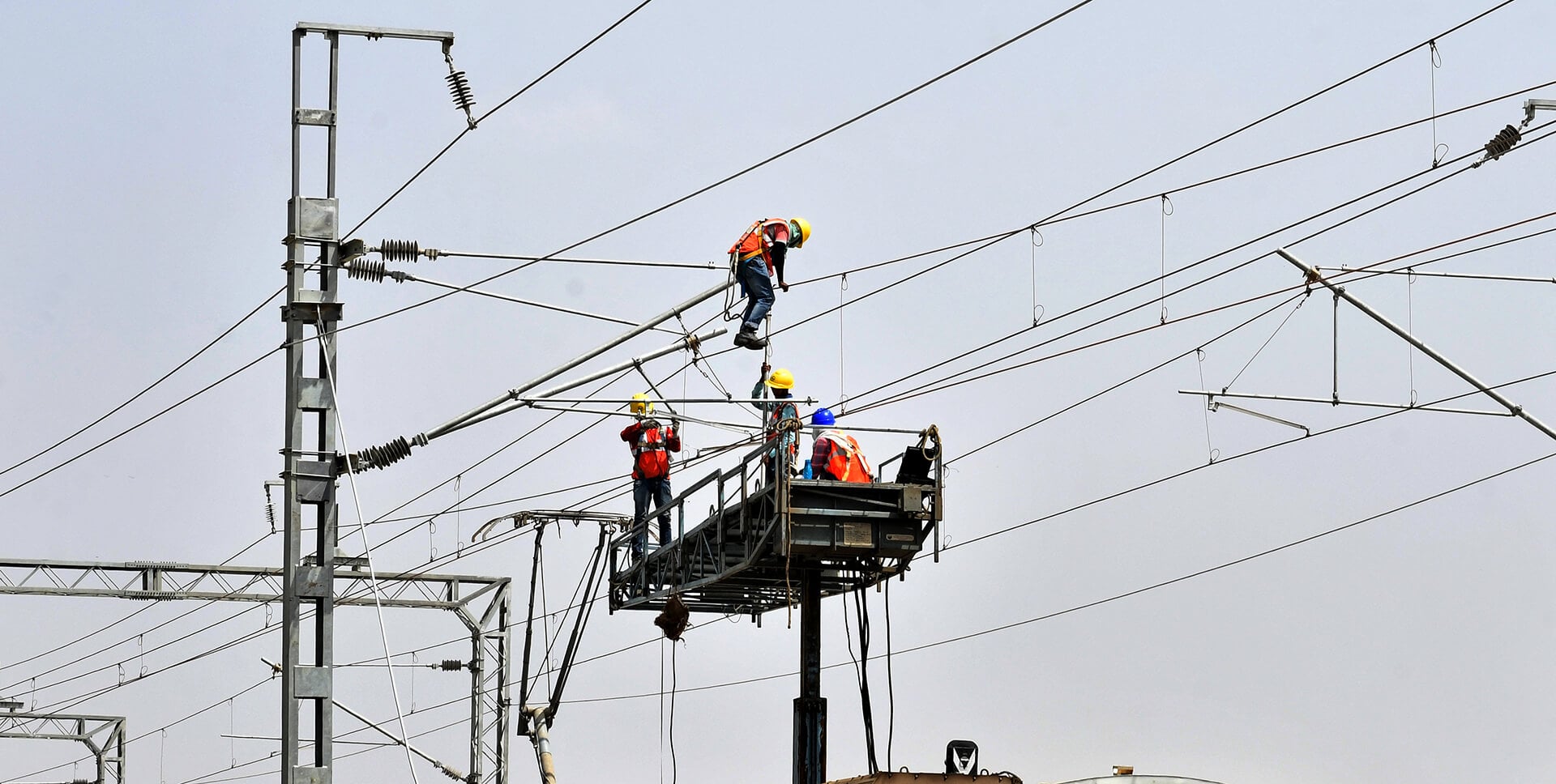 عمال صيانة كهرباء