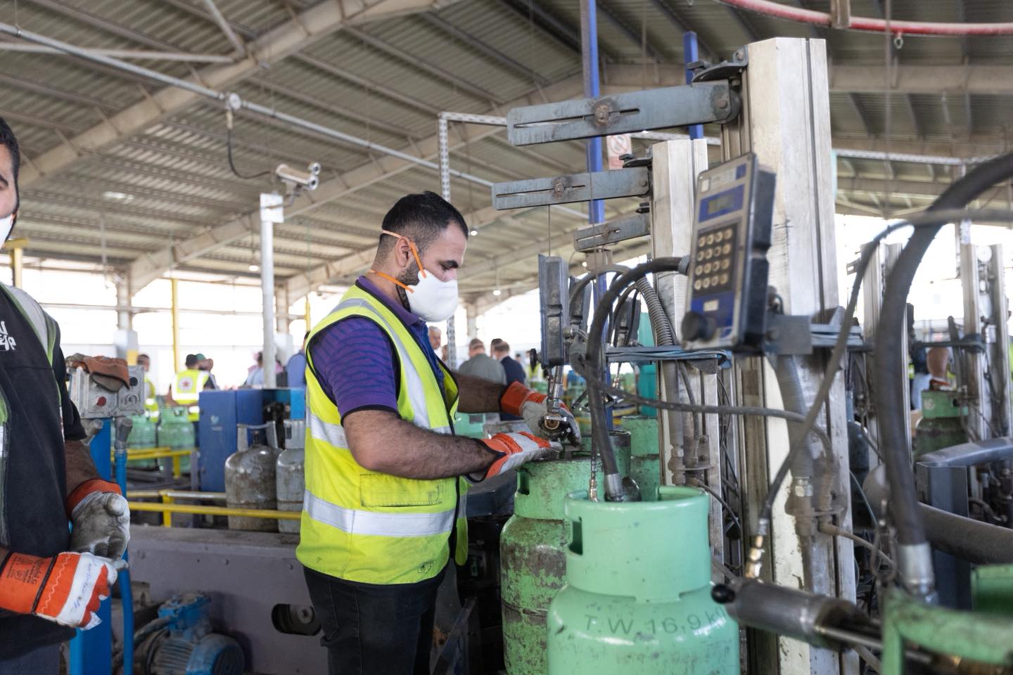 شحنات غاز نفط مسال إلى الأردن