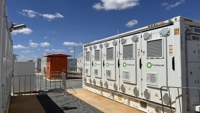 Photo of أول مشروع طاقة متجددة خارج الشبكة لتشغيل عمليات التعدين