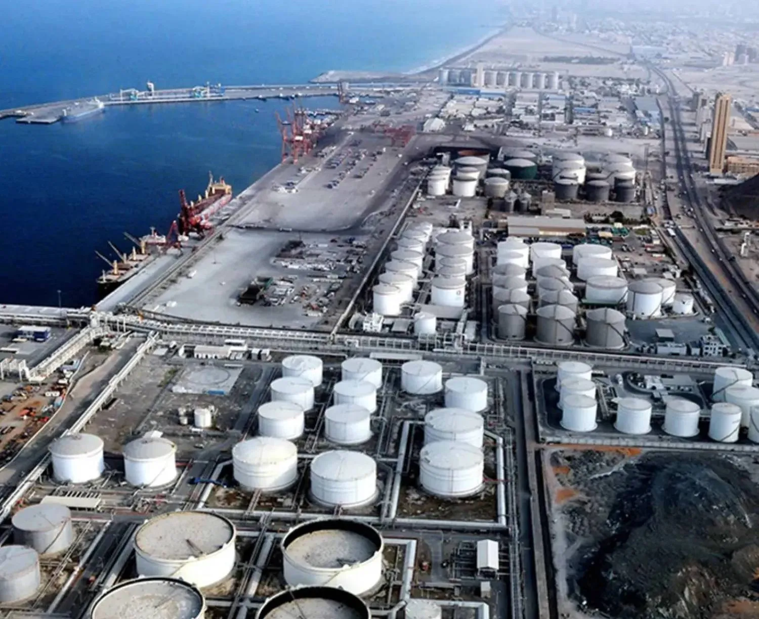 مبيعات وقود السفن في الفجيرة