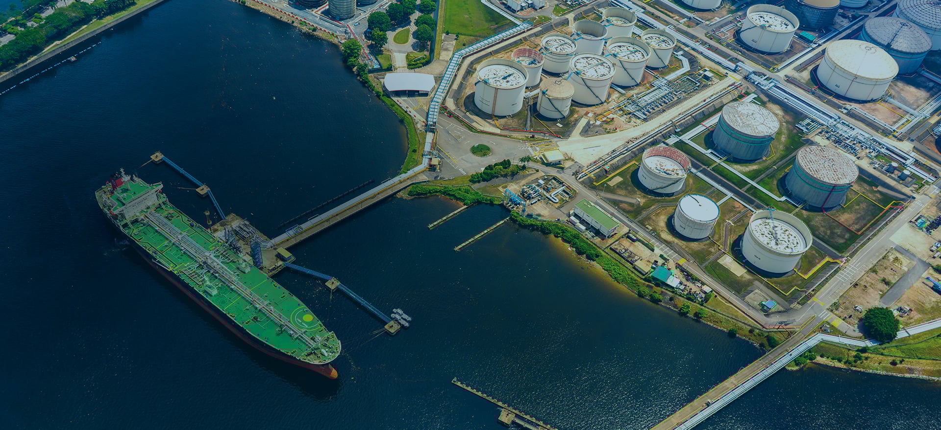 المصفاة السنغافورية ومرافق ملحقة بها 