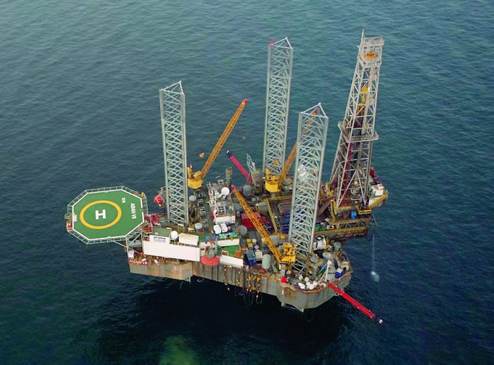 منصة للتنقيب عن النفط في سلطنة عمان