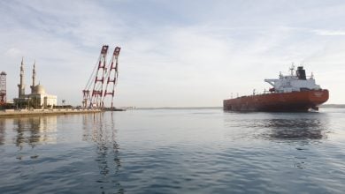 Photo of السيطرة على حريق بسفينة خدمات نفطية في مصر