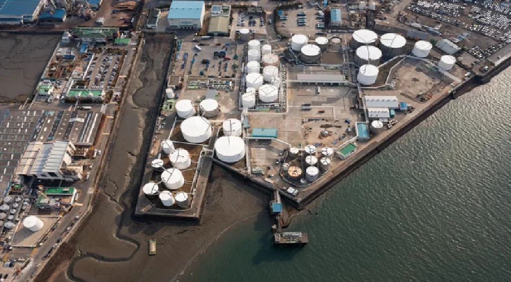 خزانات النفط في مدينة إنتشون بكوريا الجنوبية