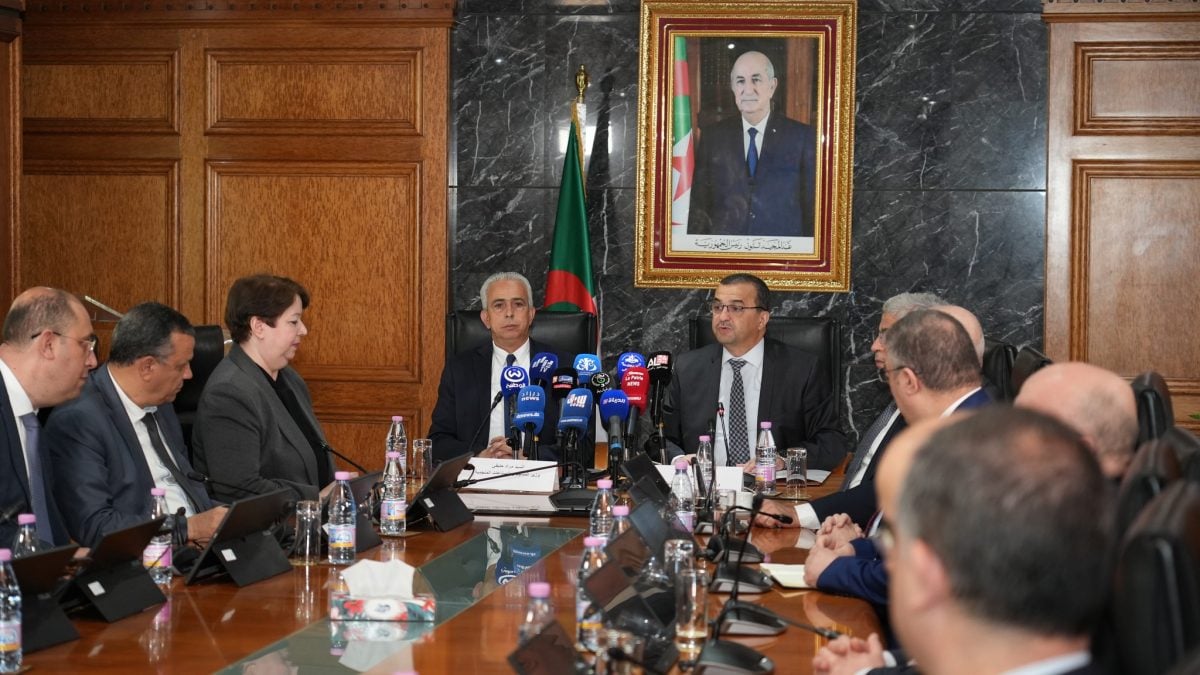 جانب من مراسم تسلم مهام وزارة المناجم