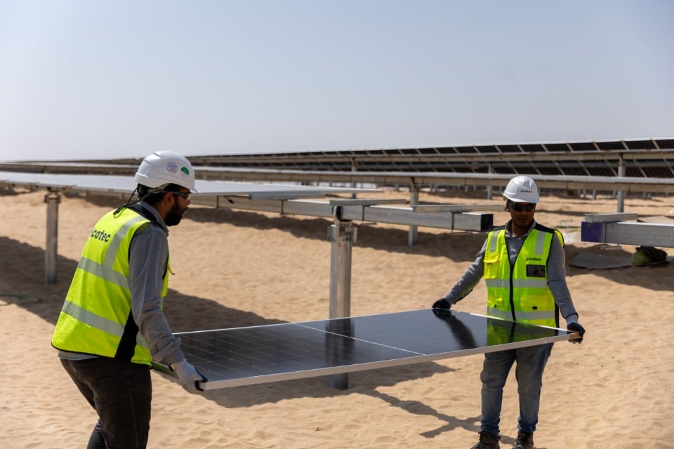 أكبر مشروع طاقة شمسية مع تخزين الكهرباء في مصر