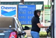 Photo of أسعار البنزين في الولايات المتحدة تتراجع.. انفراجة بسبب مضيق هرمز