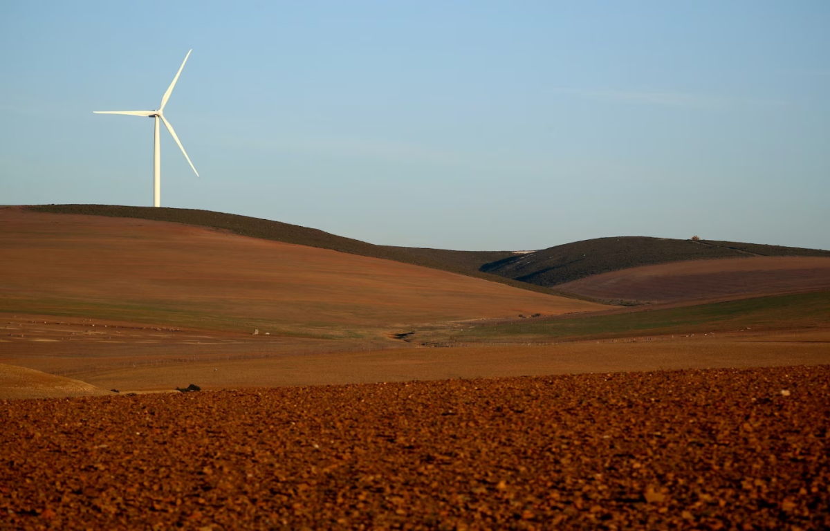 توربين رياح خارج مدينة كاليدون بجنوب أفريقيا 