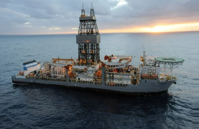 منصة حفر لتطوير مشروع غاز في قبرص