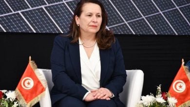 Photo of إقالة وزيرة الطاقة التونسية قبل جلسة برلمانية حاسمة