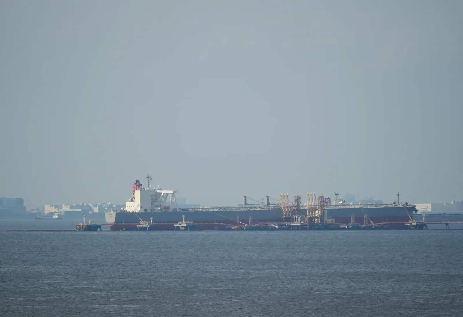 شحن النفط في البحار