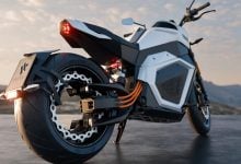 Photo of أول دراجة نارية كهربائية تعمل ببطارية الحالة الصلبة.. 4 معلومات