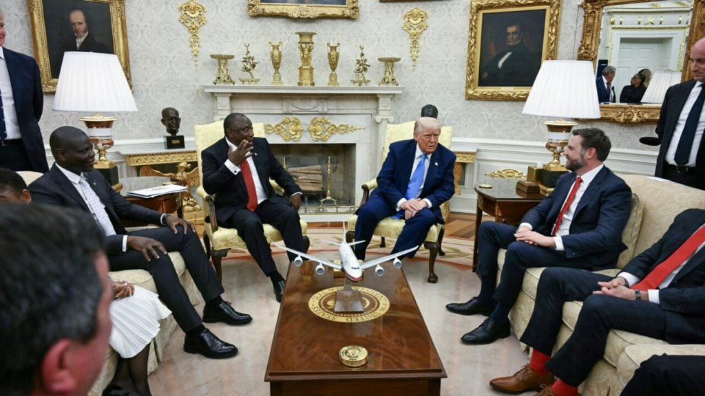 جانب من لقاء رئيس أميركا مع 5 من قادة الدول الأفريقية العام الماضي