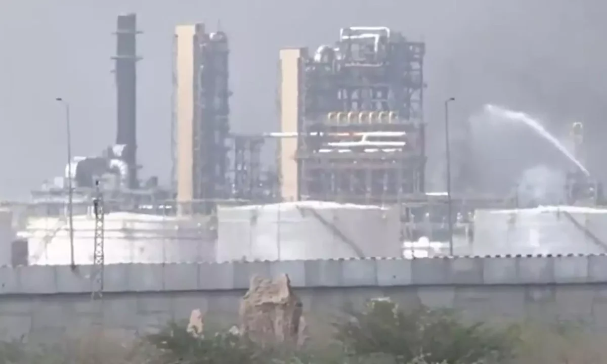 حريق في مصفاة نفط هندية