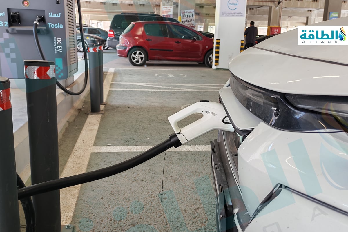 مضخة شحن سيارات كهربائية