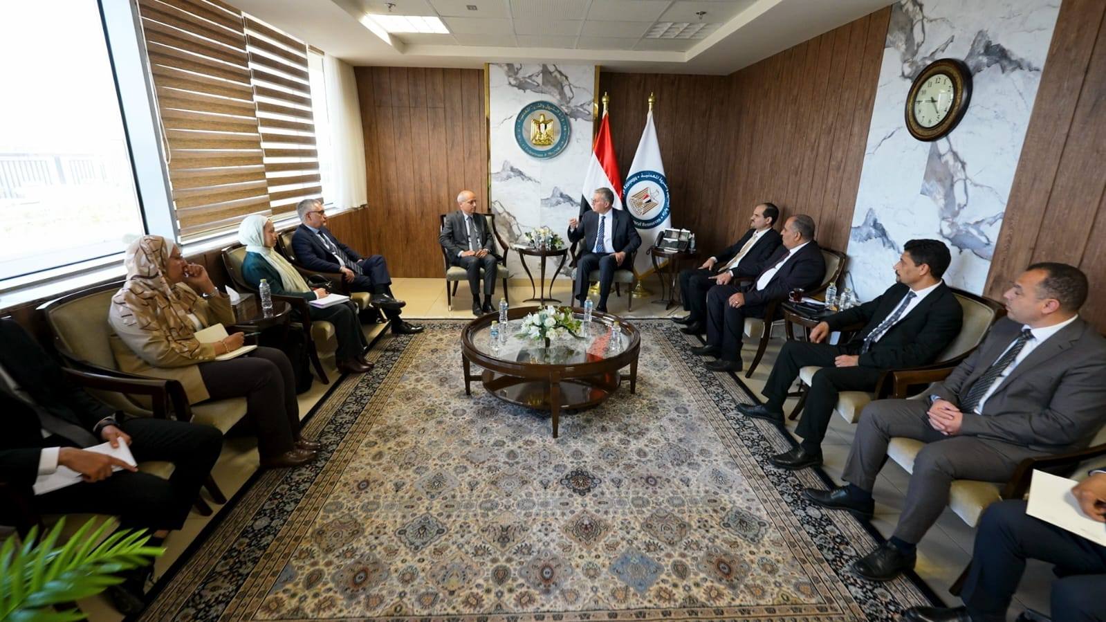 جانب من مباحثات وزير البترول مع شركة توتال