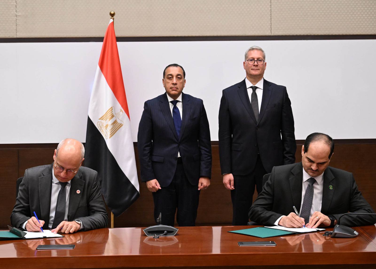من مراسم توقيع مذكرة التفاهم في توتال من أجل التنقيب الغاز في مصر