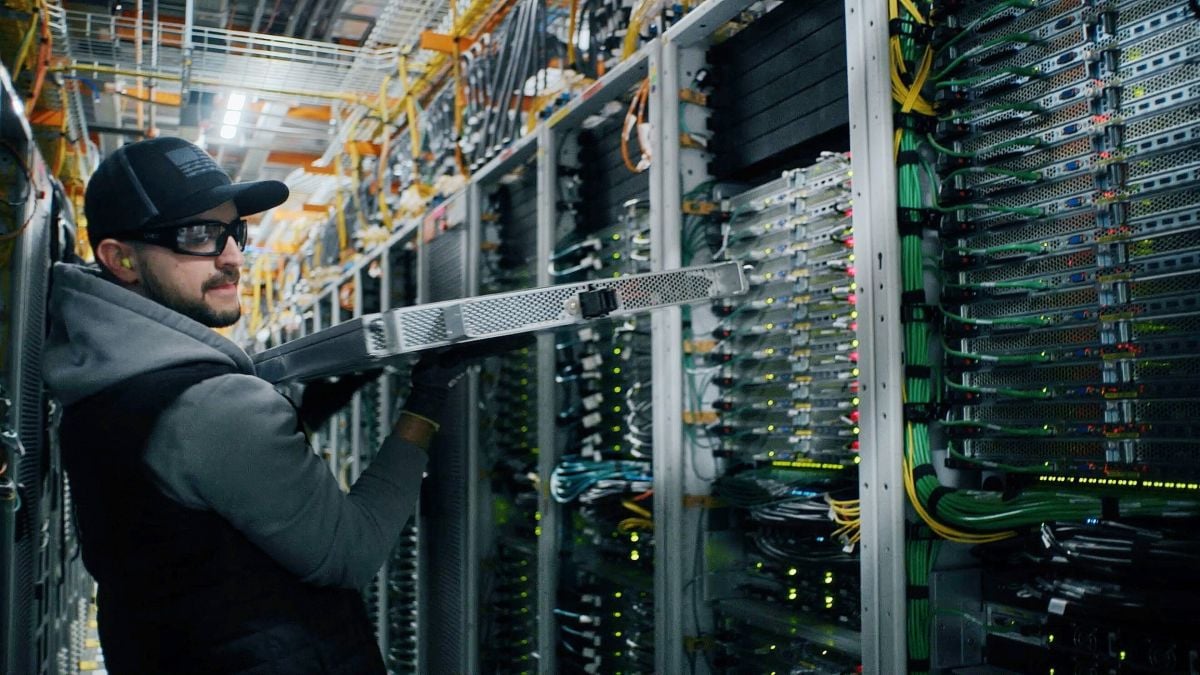 مركز بيانات تابع لشركة أمازون 
