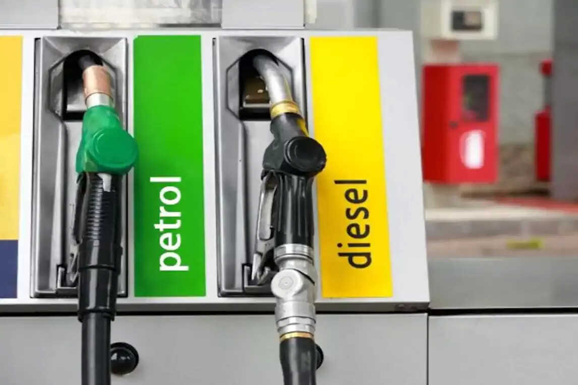 رفع أسعار البنزين والديزل في الهند 3 روبية