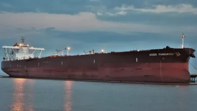 Photo of شركة مغمورة تمرر شحنة نفط عراقي بمقابل ضخم