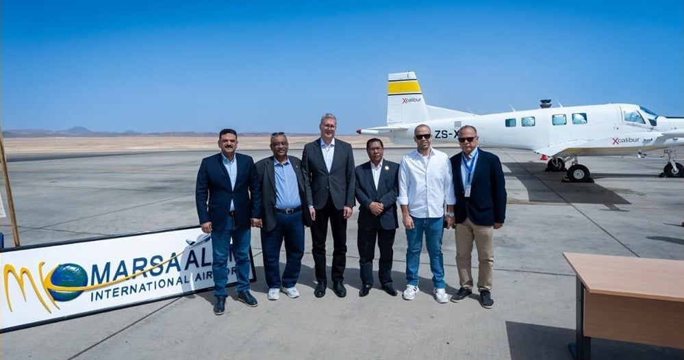 لقطة من أمام طائرة المسح الجوي لإمكانات التعدين في مصر