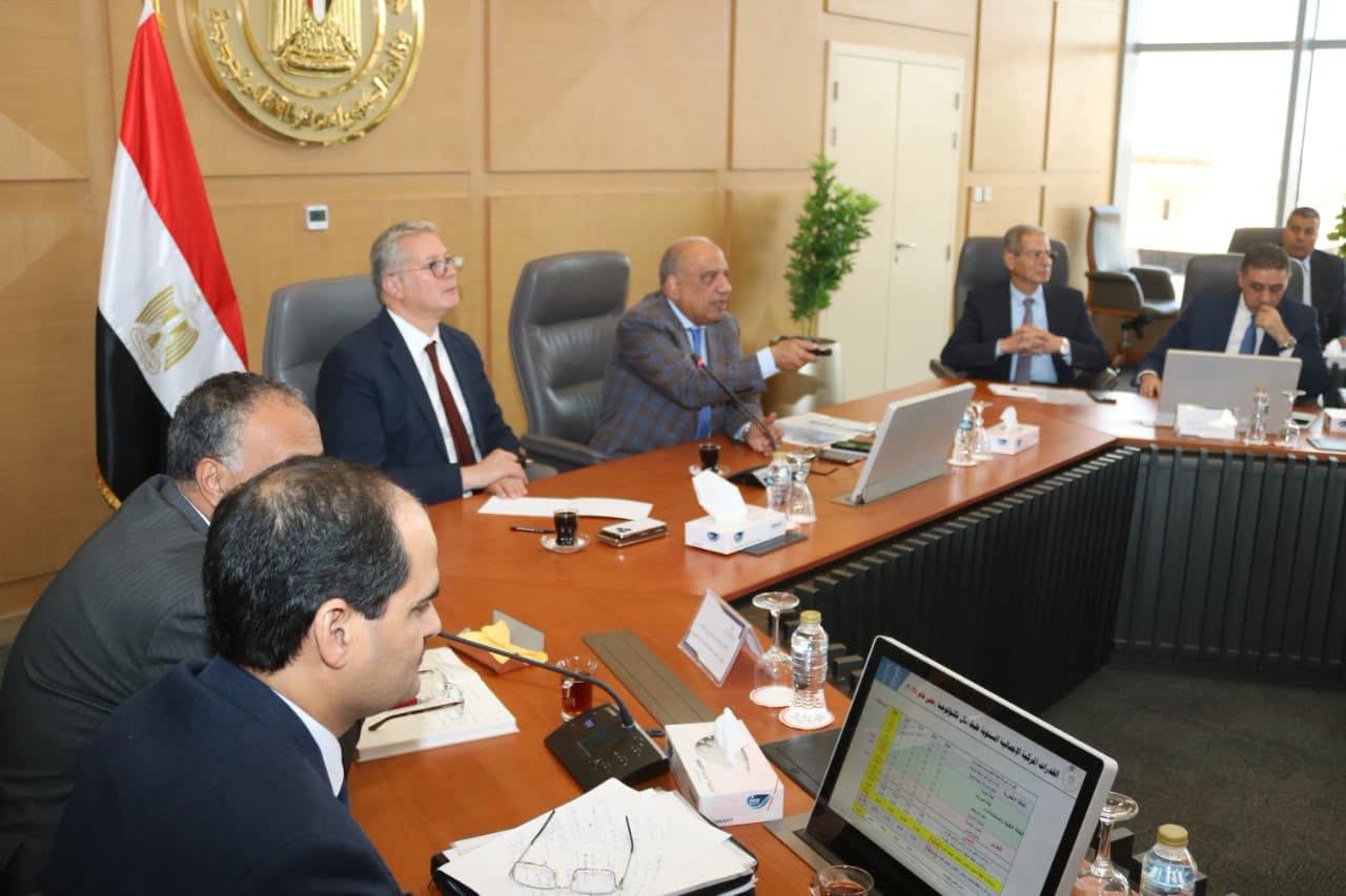 جانب من اجتماع وزيرا الكهرباء والبترول المصريين