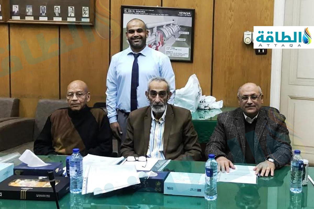  جانب من مناقشة رسالة الدكتوراه للباحث محمد مهدي حول تخطيط شبكات الكهرباء 