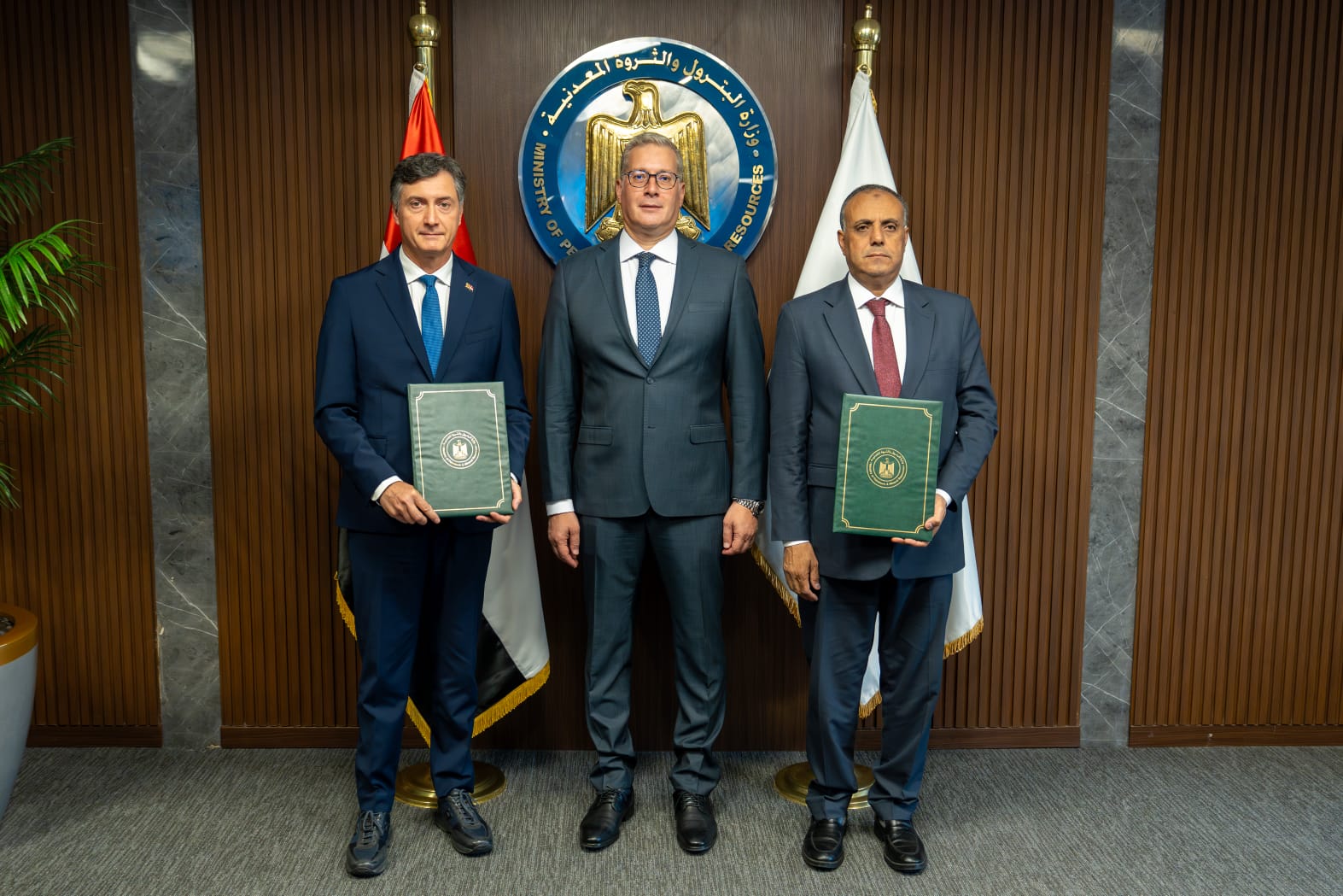 من مراسم توقيع مذكرة مبادئ بين الهيئة المصرية للبترول وشركة إيني