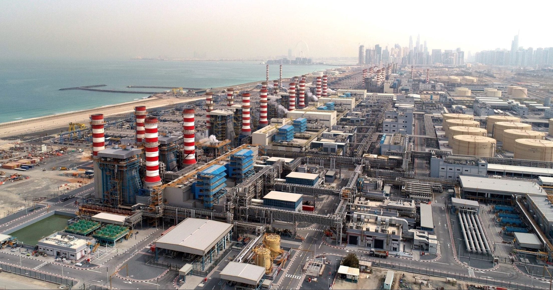 محطة كهرباء تعمل بالغاز في الإمارات